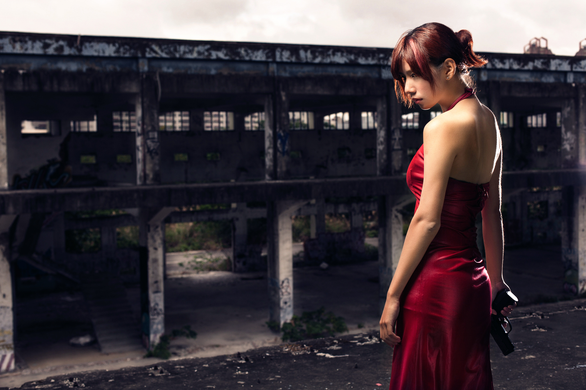 Download wallpaper girl, gun, dress, in red, Resident Evil, section situati...