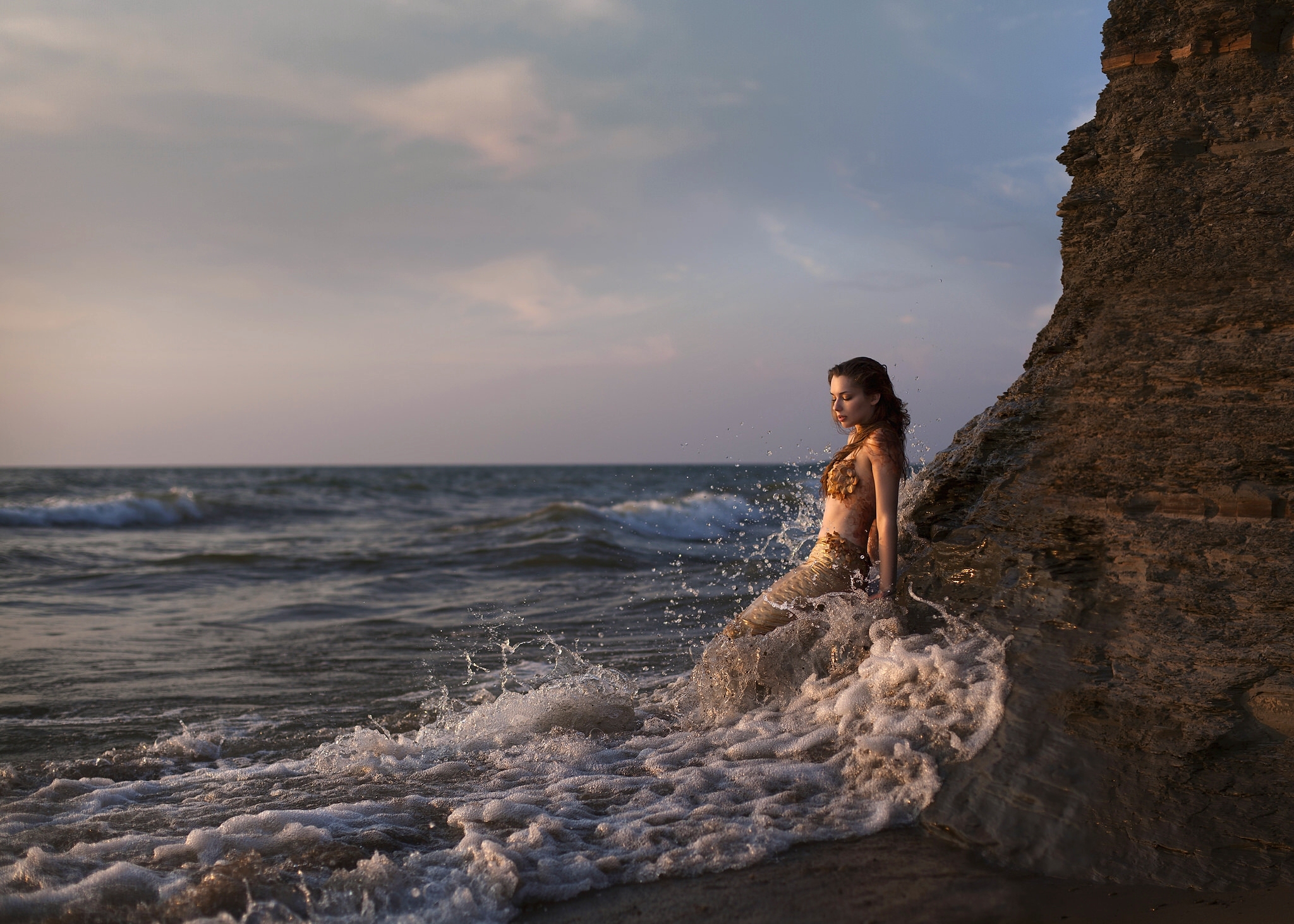 Секс на скалах возле моря