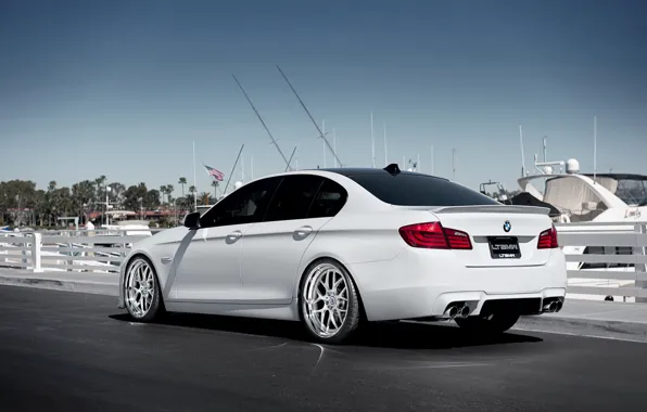 Picture BMW, yachts, BMW, pier, white, white, the rear part, F10, 5 Series