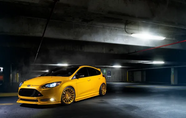 Picture Ford, focus, Parking, Focus, Ford, yellow, fluorescent lamp, front