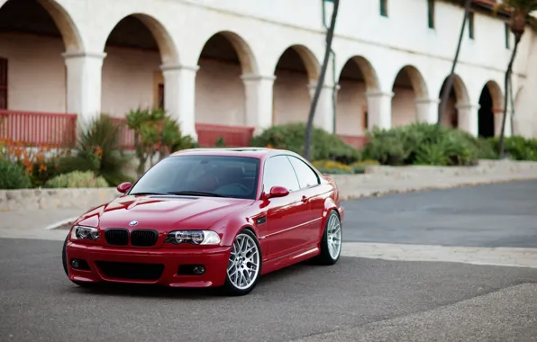 Picture red, the building, bmw, BMW, coupe, red, arch, columns, e46
