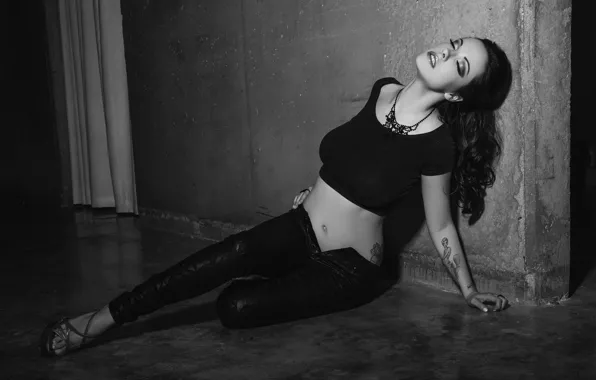 Picture chest, girl, wall, feet, model, tattoo, shoes, floor, top, pants, Elizabeth Marxs