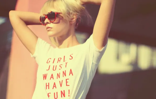 Picture girl, background, the inscription, Wallpaper, mood, glasses, t-shirt, blonde, form, heart, kransy