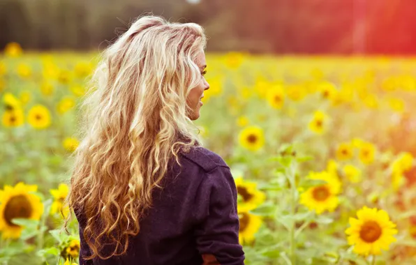 Picture field, summer, girl, light, sunflowers, flowers, face, smile, heat, mood, glade, hair, back, color, jacket