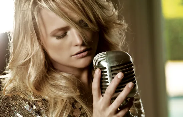 Picture girl, blonde, microphone, singer, Miranda Lambert