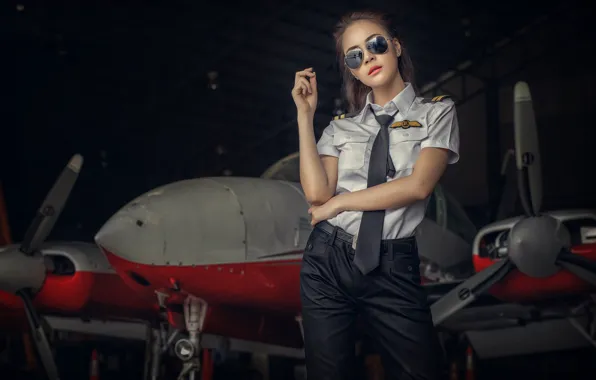 Picture the plane, Girl, glasses, hangar, form