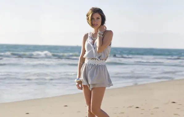 Picture the sky, look, coast, Jessica Stroup (Jessica Stroup)