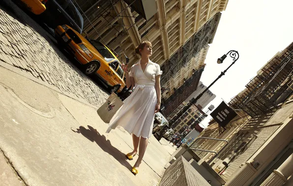 Picture girl, street, tilt, dress, taxi, Romain Laurent, New York