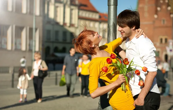 Picture girl, flowers, the city, people, bouquet, positive, post, dress, pair, tulips, red, guy, smile