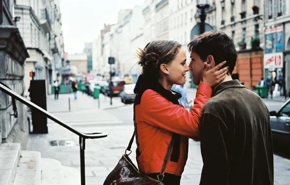 Picture girl, street, building, Paris, kiss, Natalie Portman, guy, Cupronickel Beslan