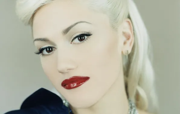 Picture look, decoration, face, hair, makeup, hairstyle, blonde, red lips, Gwen Stefani
