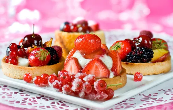 Picture cherry, berries, raspberry, strawberry, dessert, currants, cakes, BlackBerry, sweet, tartlets