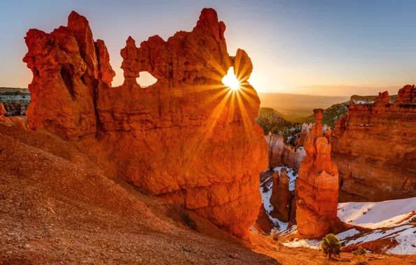 Picture the sun, rays, mountains, rocks, USA, Utah, Bryce Canyon National Park