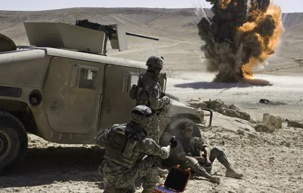 Picture the explosion, the film, desert, soldiers, Hummer, Jeremy Renner, engineers, Anthony Mackie, The Hurt Locker, …