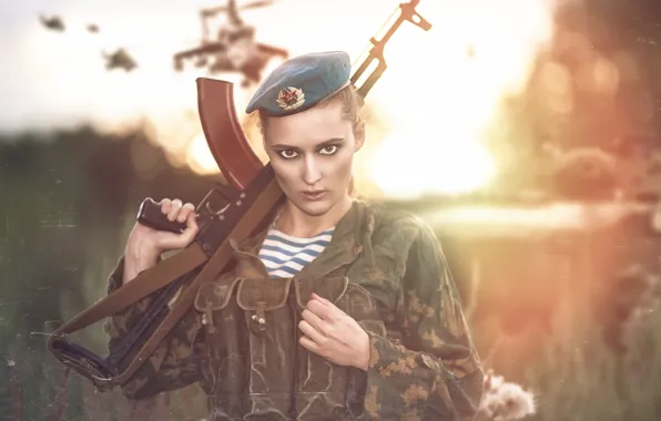 Picture look, girl, face, weapons, model, soldiers, machine, form, takes, Kalash