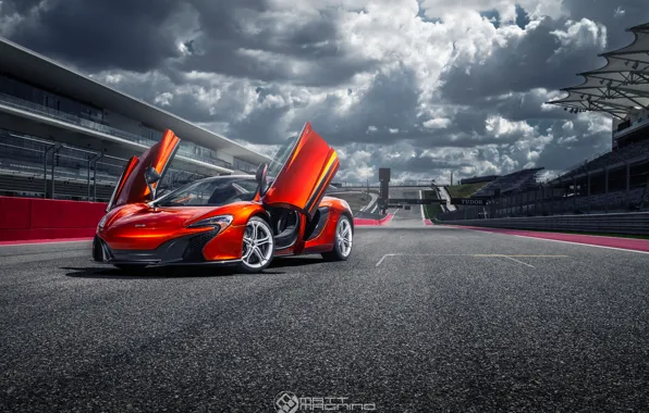 Picture supercar, track, McLaren 650S