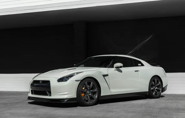 Picture GTR, Nissan, White