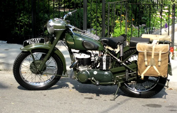 Picture motorcycle, British, WW2, Triumph 3HW, military police