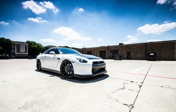 Picture white, cracked, shadow, nissan, Parking, white, Nissan, gt-r, GT-R, r35