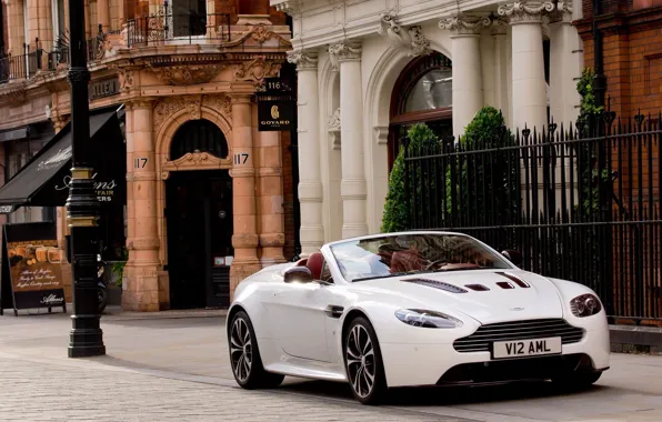 Picture Aston Martin, Vantage, V12
