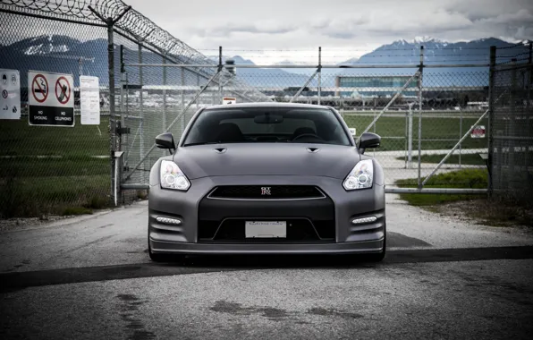Picture gate, nissan, Nissan, gt-r, the front, barbed wire, GT-R, r35, matte black
