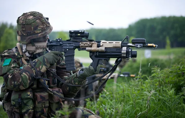 Picture weapons, soldiers, shooting, Royal Netherlands Army
