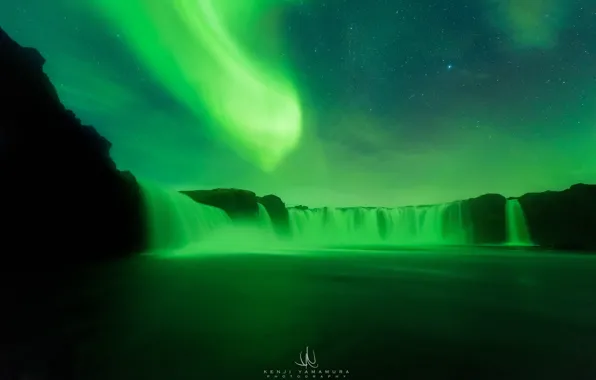 Picture waterfall, Northern lights, Iceland, photographer, Kenji Yamamura