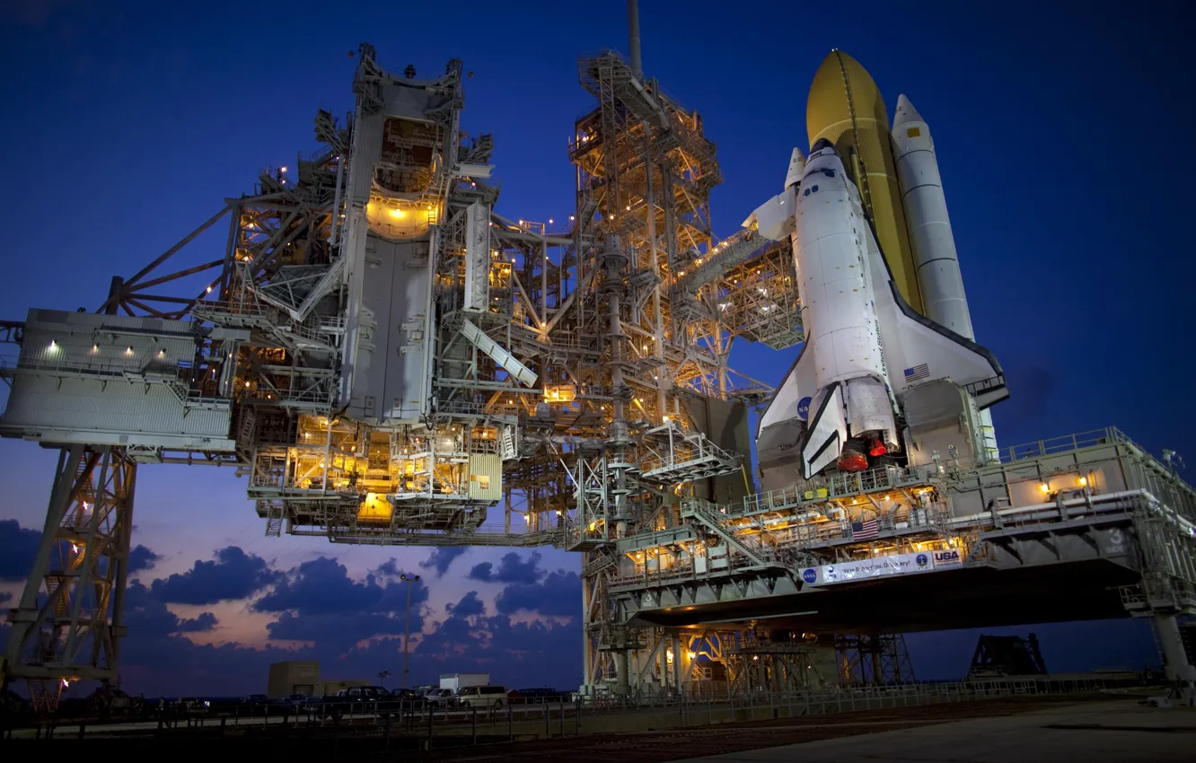 Photo wallpaper twilight, spaceport, Shuttle discovery, Launch complex
