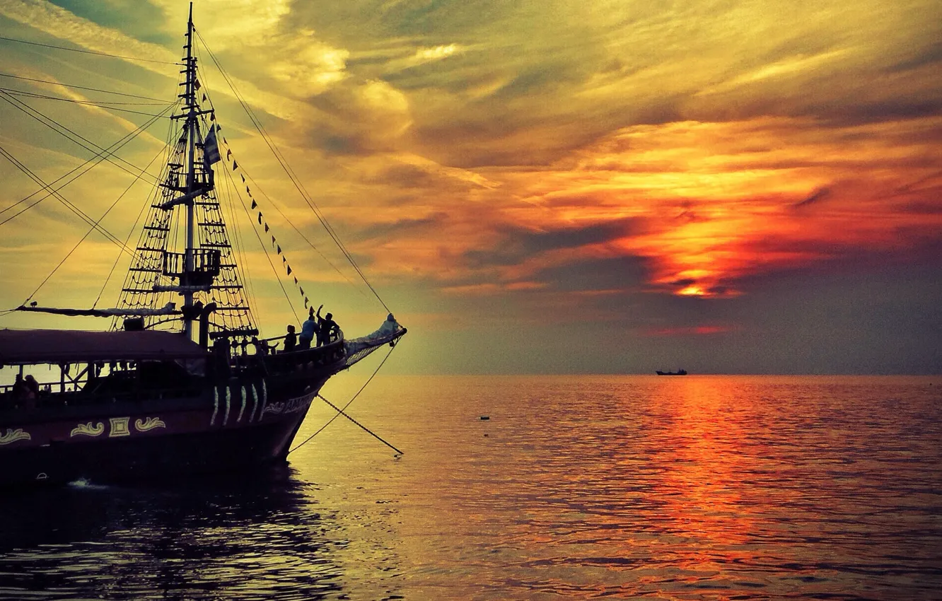Wallpaper sea, sunset, people, ship, the evening, at anchor images for  desktop, section пейзажи - download