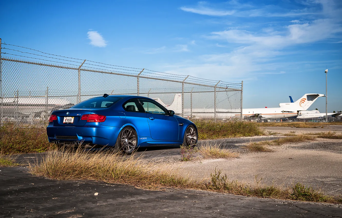 Photo wallpaper grass, asphalt, blue, bmw, BMW, the fence, rear view, blue, e92