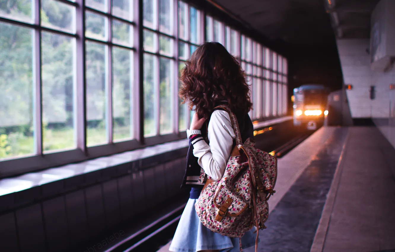 Photo wallpaper girl, meaning, metro, Windows, student, the ceiling, Moscow, floor, waiting, backpack, dobraatebe