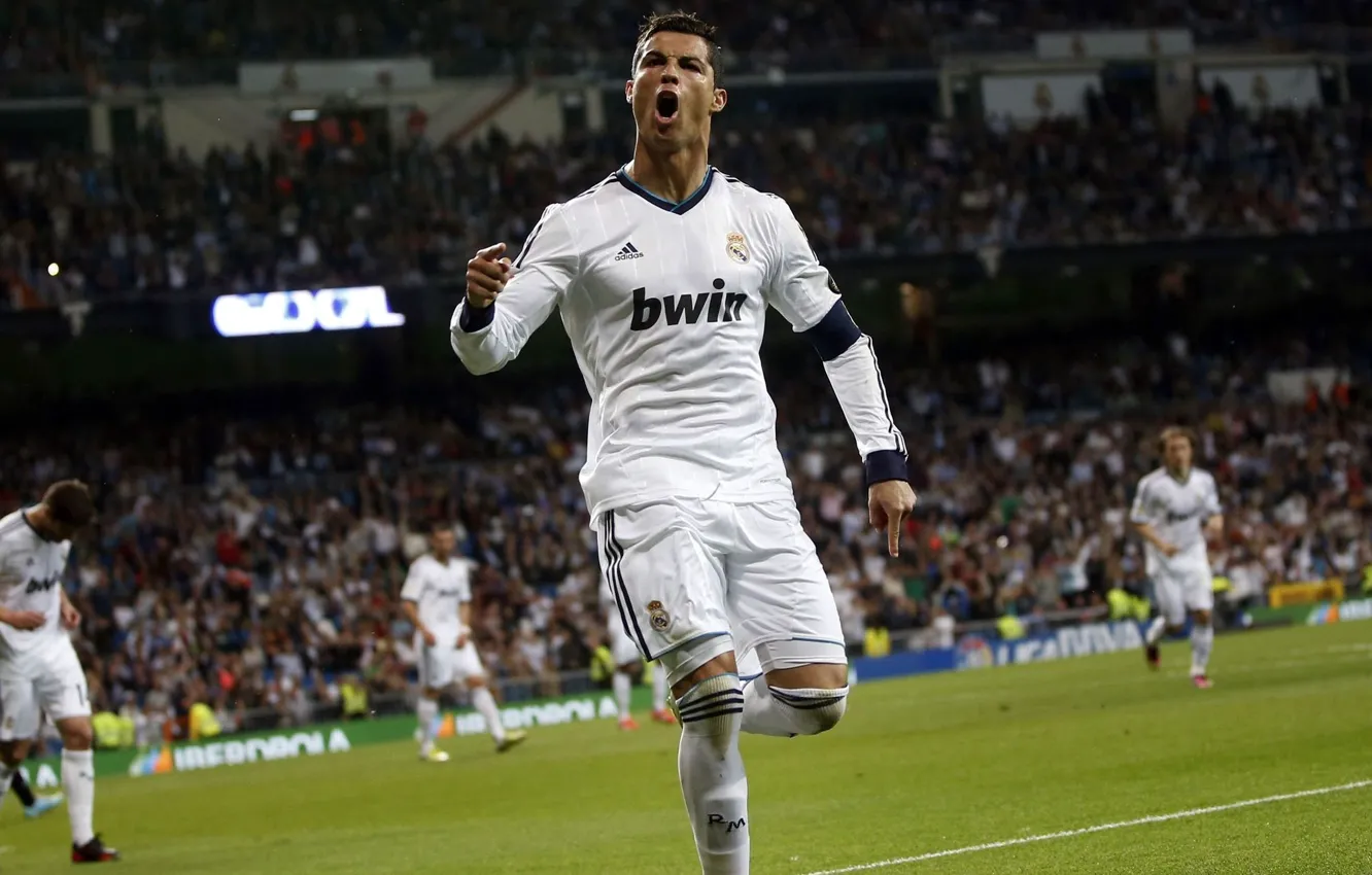 Photo wallpaper football, star, real madrid, goal, football, Ronaldo, portugal, Real Madrid, ball, Ronaldo, Real, Cristiano, viva …