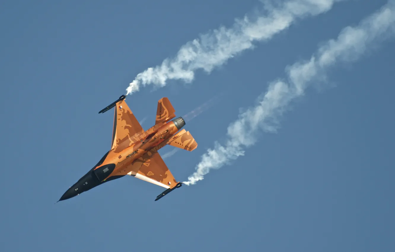 Photo wallpaper the sky, the plane, smoke, fighter, turn, F-16 AM, Netherlands