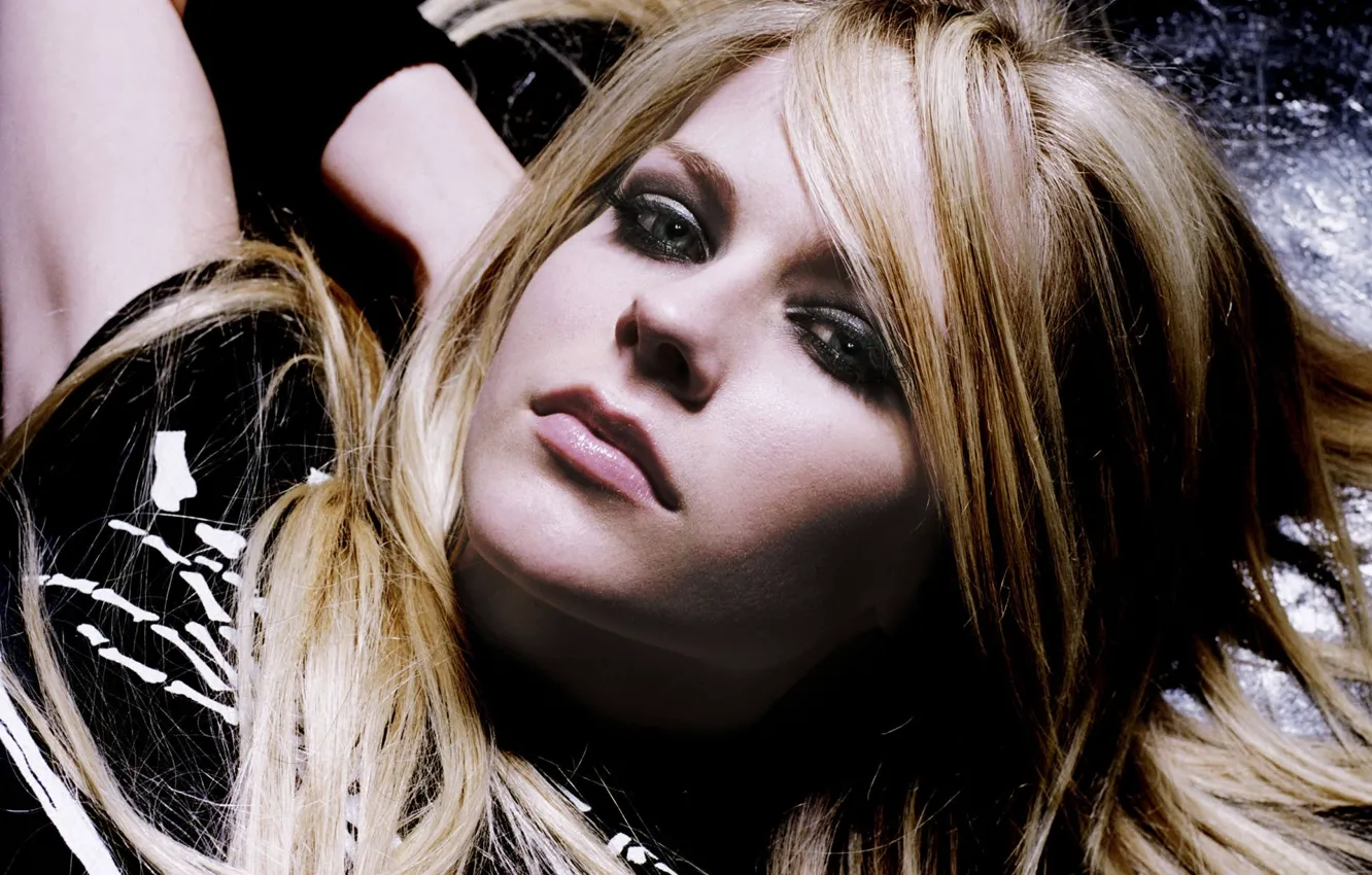 Wallpaper Girl, lies, Avril Lavigne, Rock singer images ...
