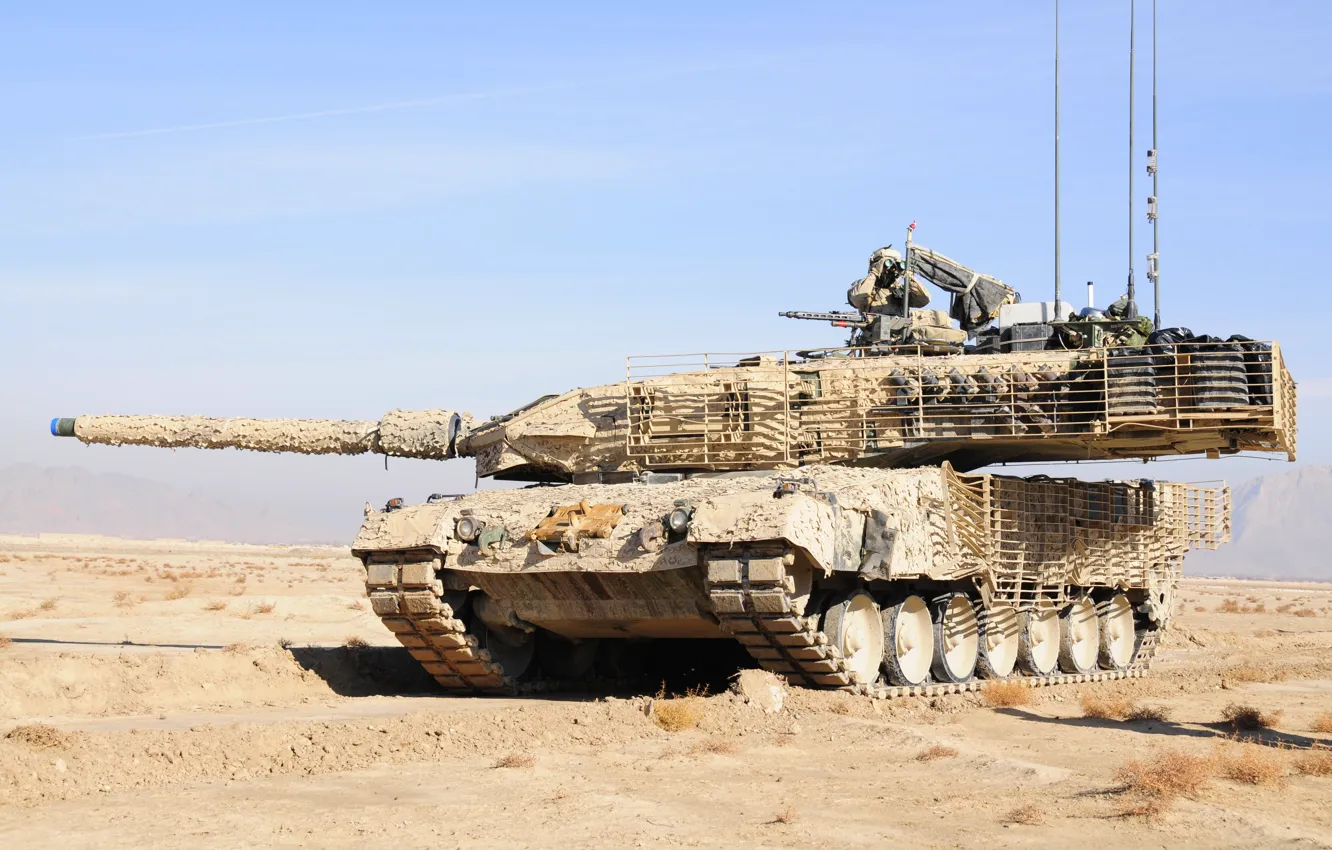 Photo wallpaper desert, soldiers, binoculars, camouflage, German tank, Leopard 2A