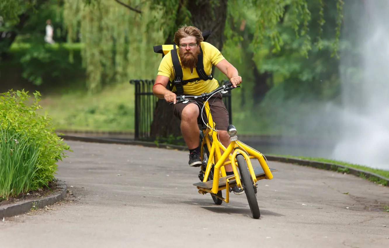 Photo wallpaper yellow, speed, glasses, bike messenger