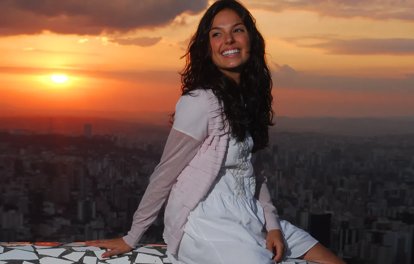 Wallpaper Girl Sunset Night The City Sitting Smiling Isis Valverde Images For Desktop Section Devushki Download